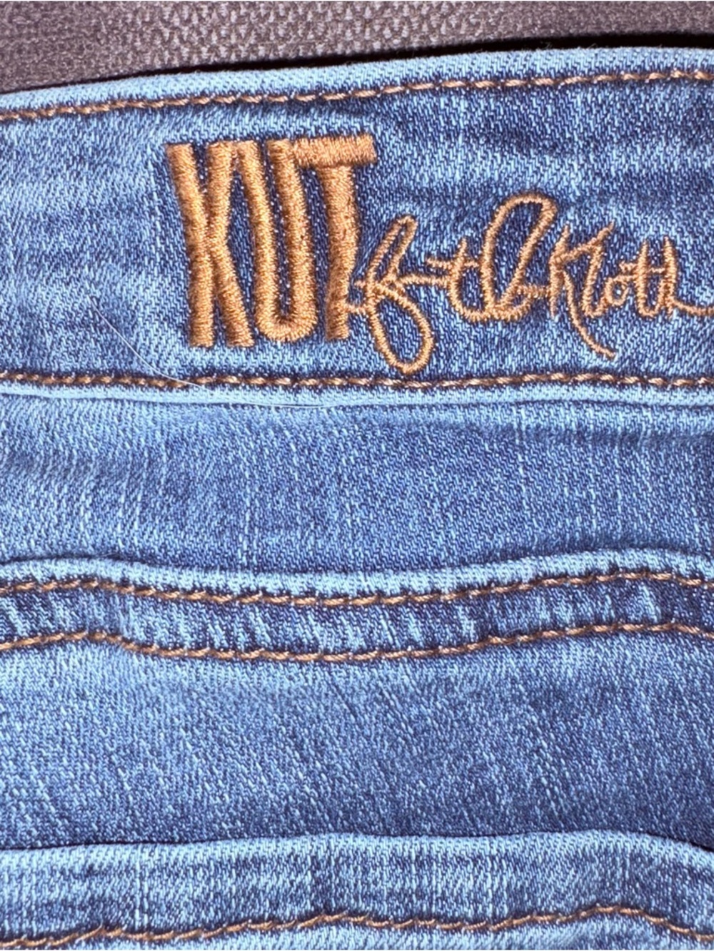 Kut from the Kloth Light Wash Frayed Skinny Jeans - NWOT - Picture 6 of 10